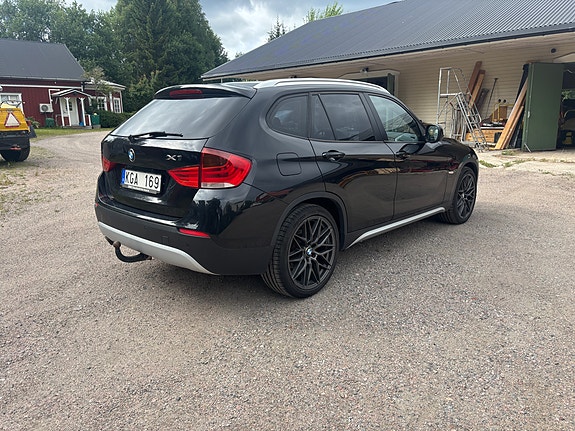 BMW X1 4 of 5