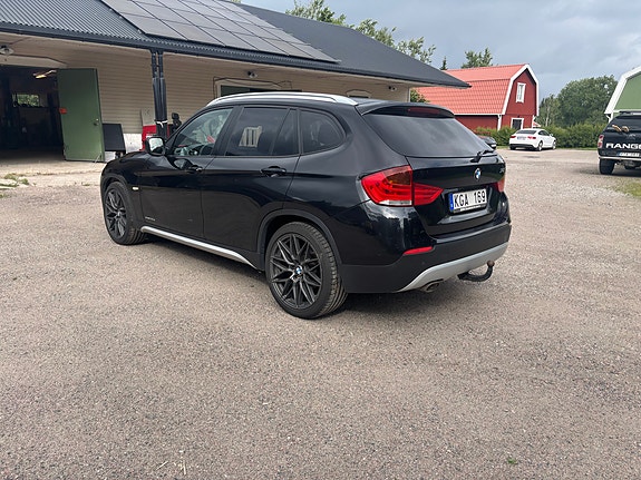 BMW X1 3 of 5