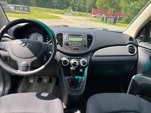 Hyundai i10 5 of 7