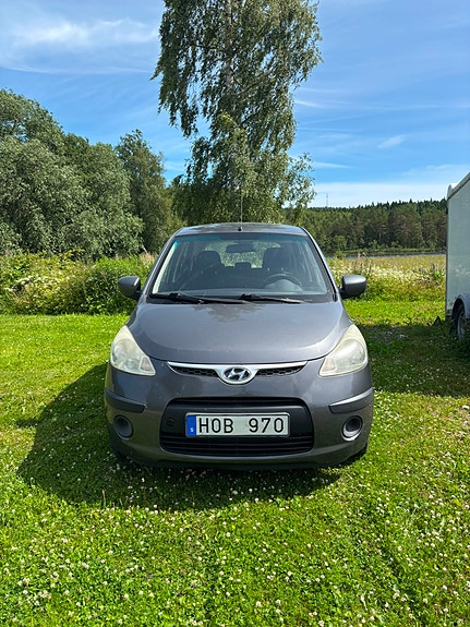 Hyundai i10 2 of 7