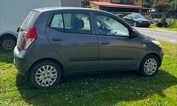 Hyundai i10 3 of 7