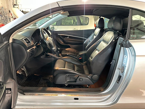 Volkswagen Eos 12 of 19