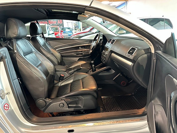 Volkswagen Eos 8 of 19