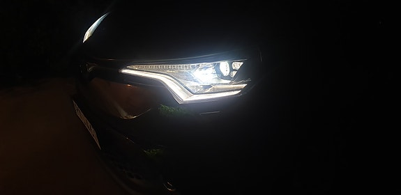 Toyota C-HR 12 of 16
