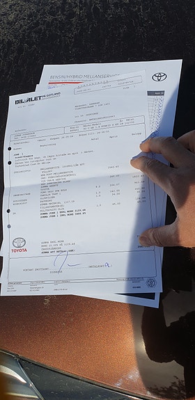 Toyota C-HR 10 of 16