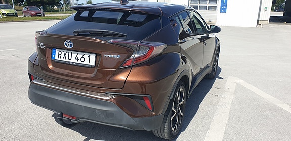 Toyota C-HR 8 of 16