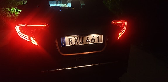 Toyota C-HR 15 of 16