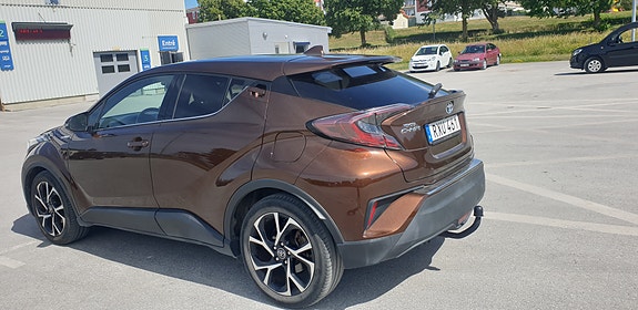 Toyota C-HR 7 of 16