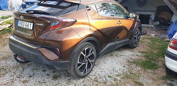 Toyota C-HR 5 of 16