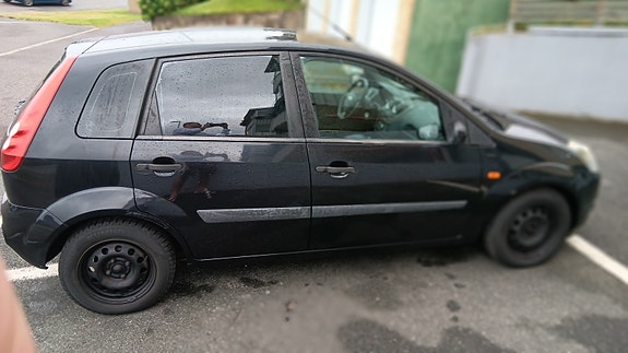 Ford Fiesta 4 of 5