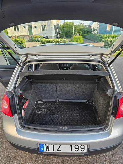 Volkswagen Golf V 11 of 15