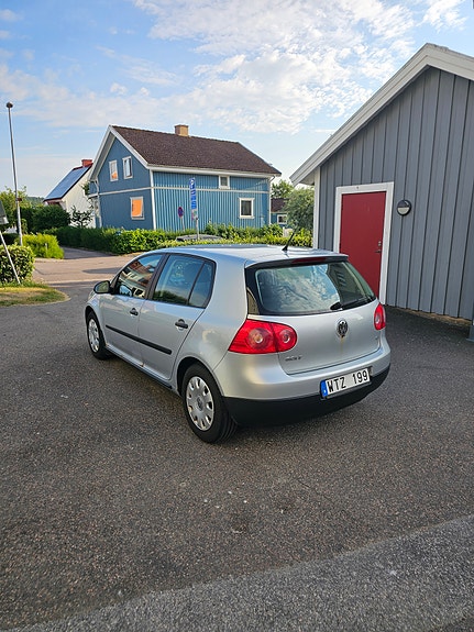Volkswagen Golf V 3 of 15