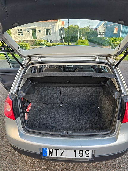 Volkswagen Golf V 10 of 15
