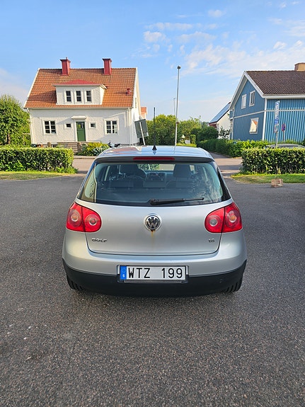 Volkswagen Golf V 4 of 15