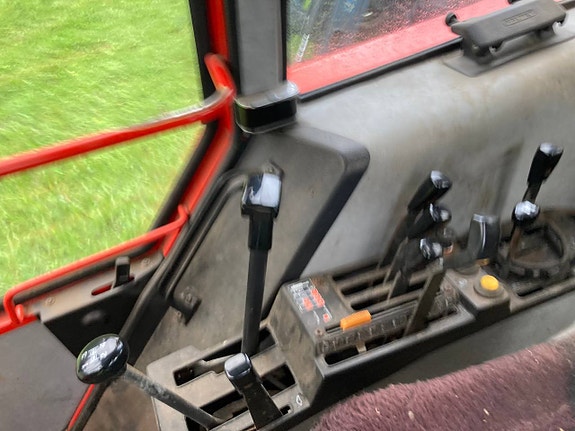 Skogstraktor Valmet 505 med FMV 290 kran 10 of 12