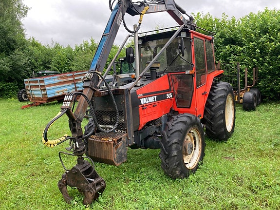 Skogstraktor Valmet 505 med FMV 290 kran 2 of 12