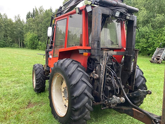 Skogstraktor Valmet 505 med FMV 290 kran 12 of 12