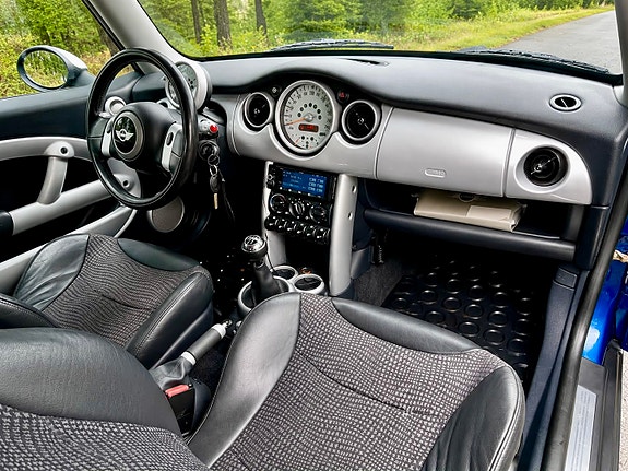 MINI Cooper 9 of 11