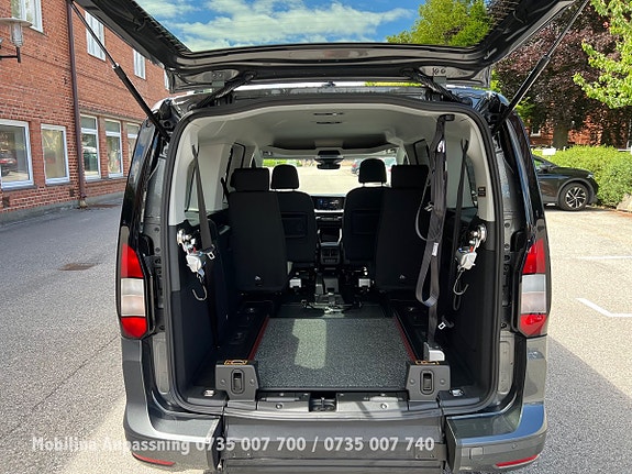 Ford Connect Tourneo 13 of 30