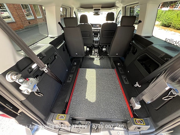 Ford Connect Tourneo 16 of 30