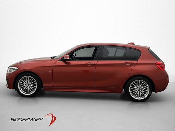 BMW 118i 2 of 5
