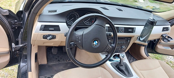 BMW 318d 3 of 6