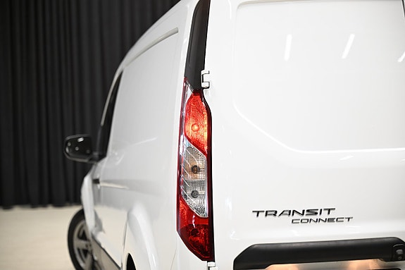 Ford Transit Connect 16 of 30