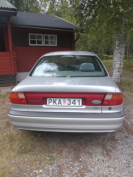 Ford Mondeo 2 of 5