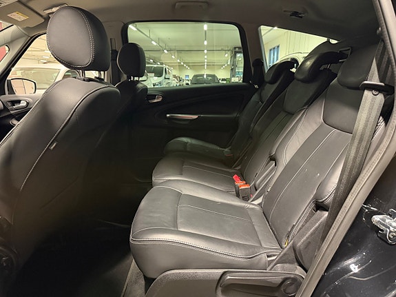 Ford S-MAX 9 of 16