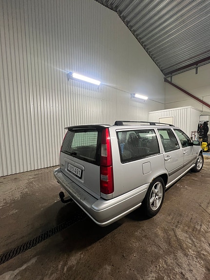 Volvo V70 5 of 5