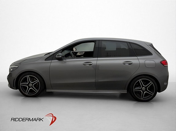 Mercedes-Benz B200 d 2 of 30