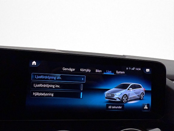 Mercedes-Benz B200 d 28 of 30