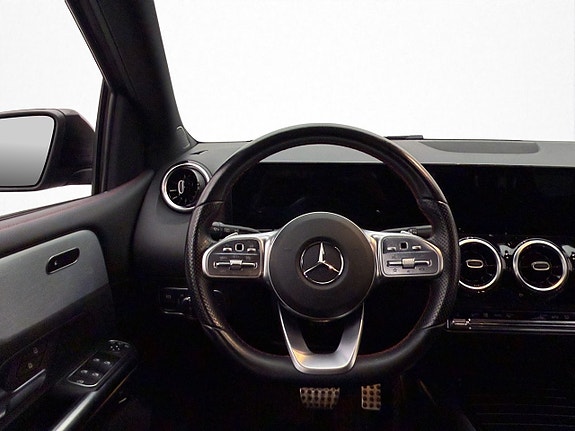 Mercedes-Benz B200 d 13 of 30