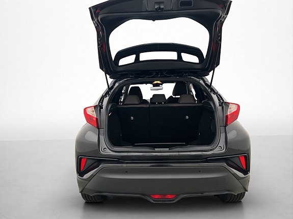 Toyota C-HR 16 of 30