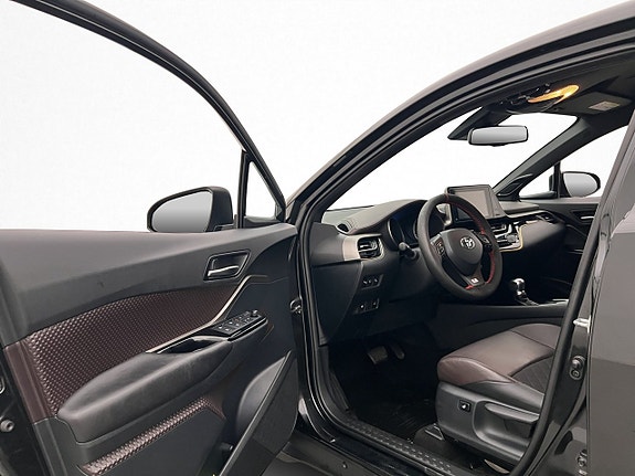 Toyota C-HR 20 of 30