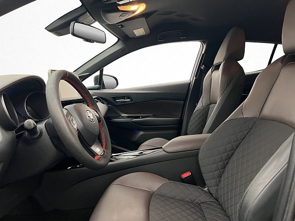 Toyota C-HR 21 of 30