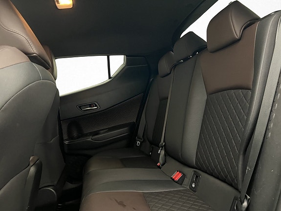 Toyota C-HR 17 of 30
