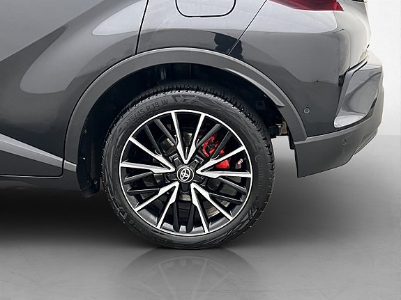 Toyota C-HR 11 of 30