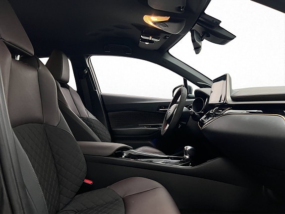 Toyota C-HR 14 of 30