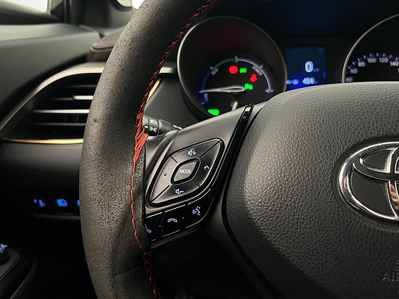 Toyota C-HR 28 of 30