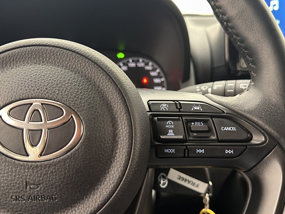 Toyota Yaris 18 of 30