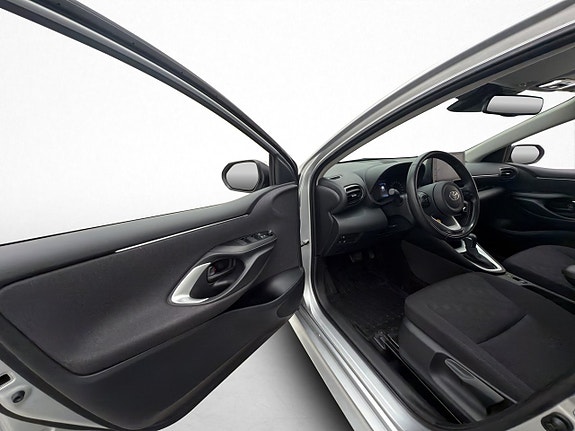 Toyota Yaris 10 of 30