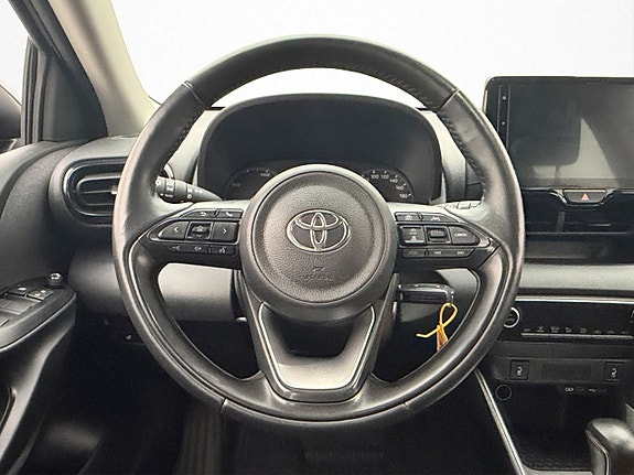 Toyota Yaris 13 of 30