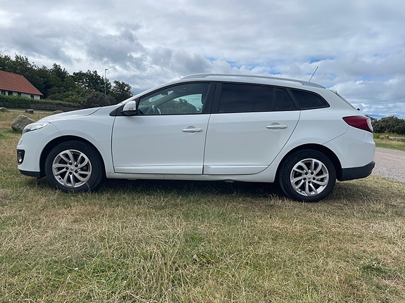 Renault Megane III 2 of 5