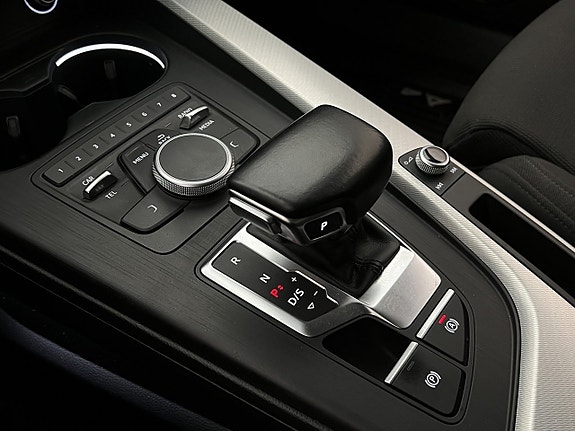 Audi A4 23 of 30