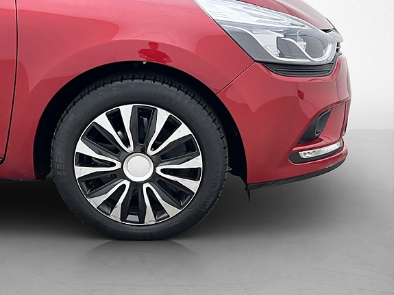Renault Clio 29 of 29