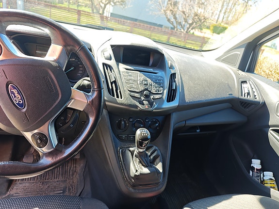 Ford Transit Connect 5 of 5