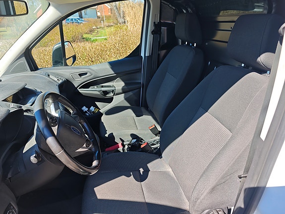 Ford Transit Connect 4 of 5