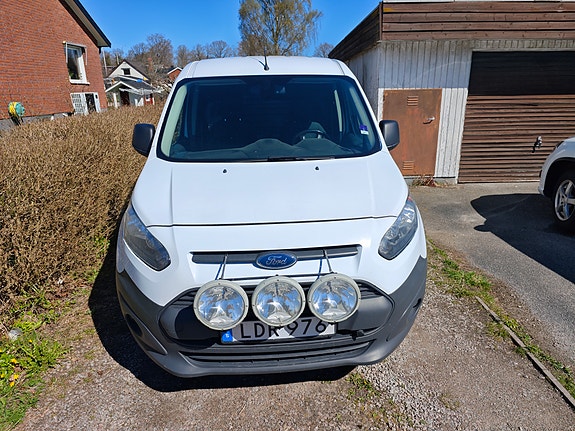 Ford Transit Connect 2 of 5