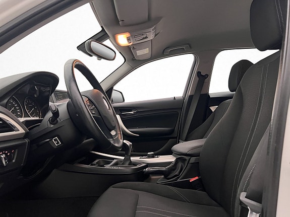 BMW 118i 21 of 30